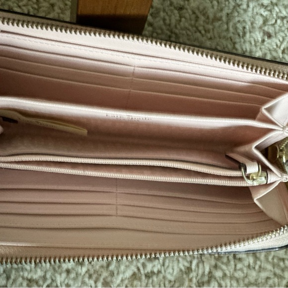 Kate Spade Pale Pink zip wallet - Picture 3 of 4